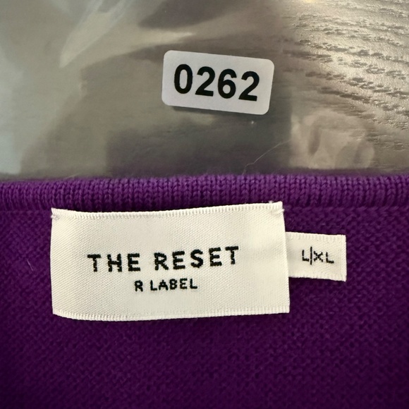 The Reset R Label 100% Wool Purple Essential V-Neck Pullover Sweater L/XL - Picture 7 of 7